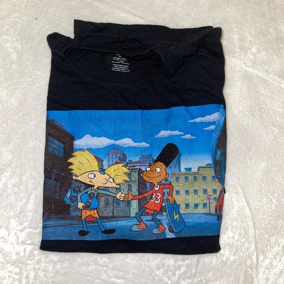 GRAPHIC TEE BUNDLE!!! - Picture 10 of 11